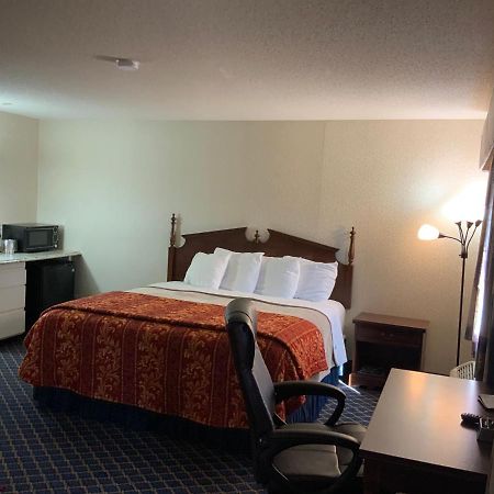 Regency Inn & Suites West Springfield Dış mekan fotoğraf