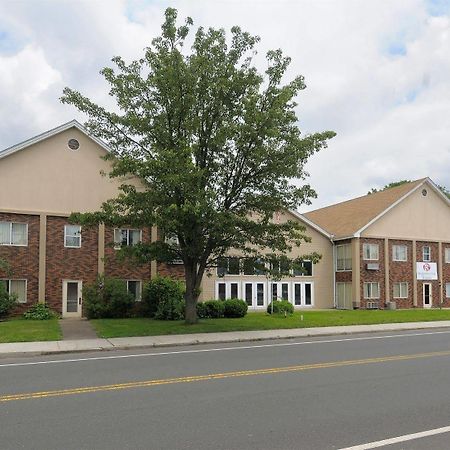 Regency Inn & Suites West Springfield Dış mekan fotoğraf