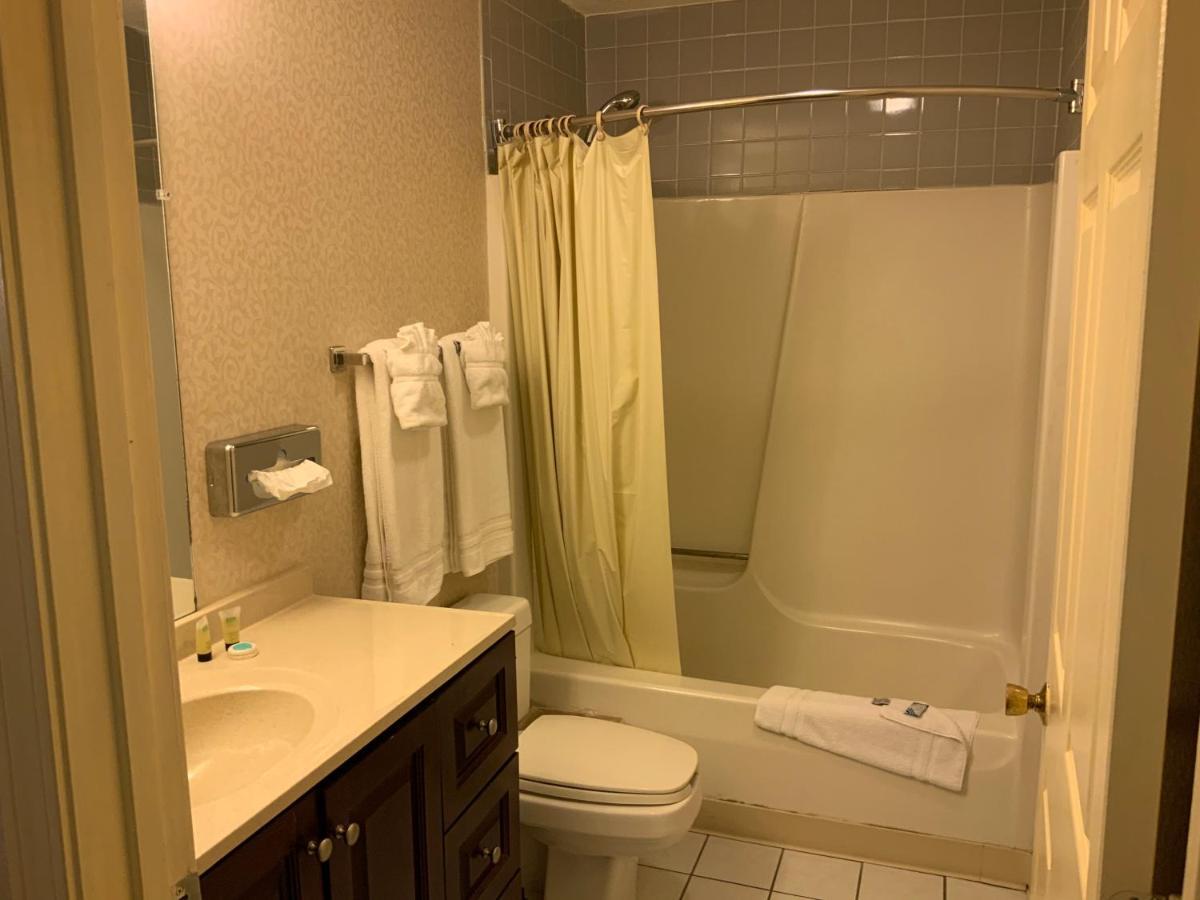 Regency Inn & Suites West Springfield Dış mekan fotoğraf