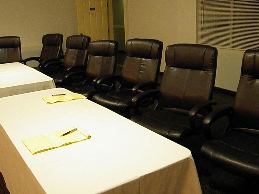 Regency Inn & Suites West Springfield Dış mekan fotoğraf