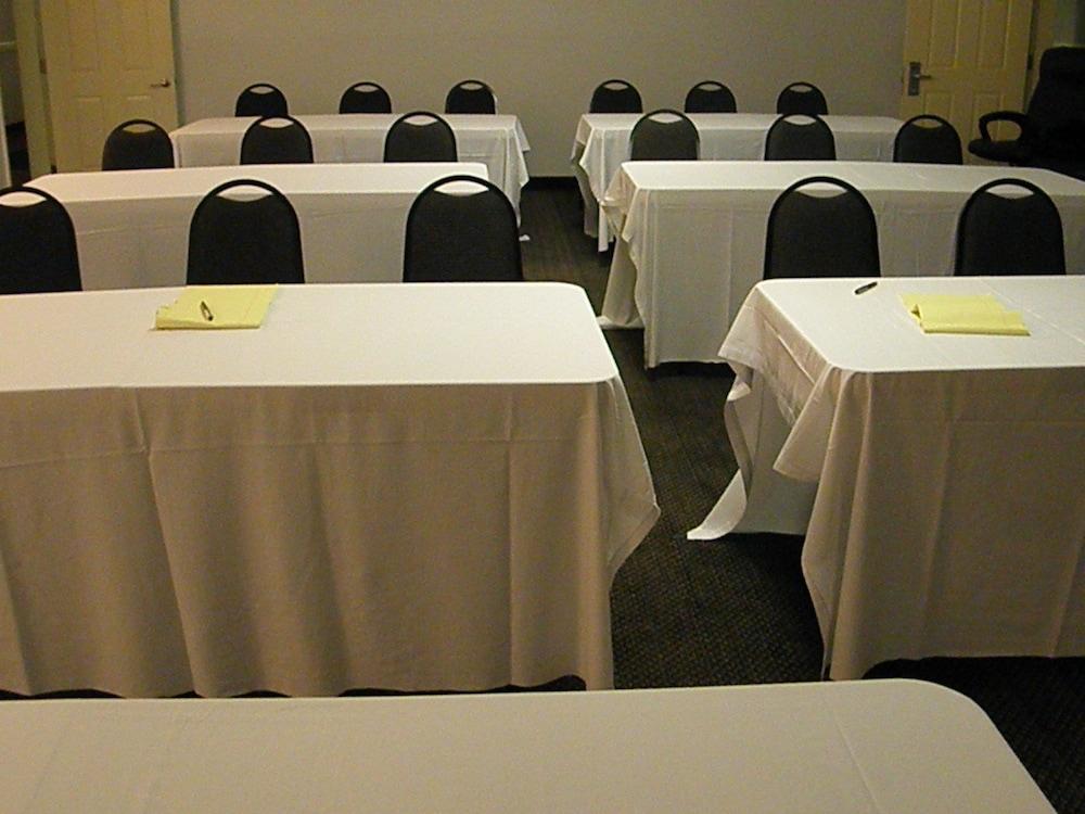 Regency Inn & Suites West Springfield Dış mekan fotoğraf