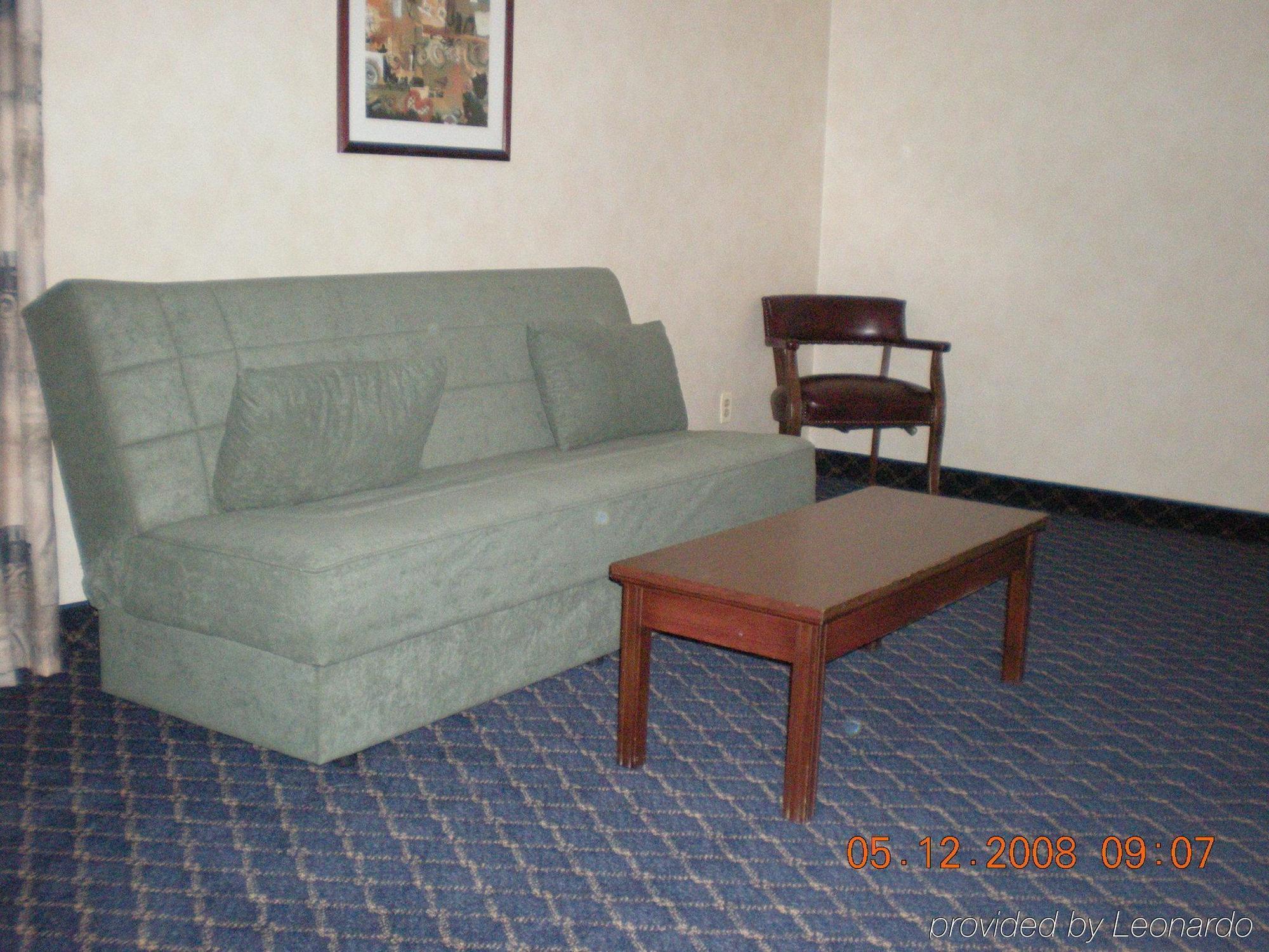 Regency Inn & Suites West Springfield Oda fotoğraf