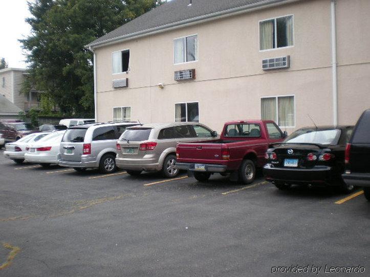 Regency Inn & Suites West Springfield Dış mekan fotoğraf