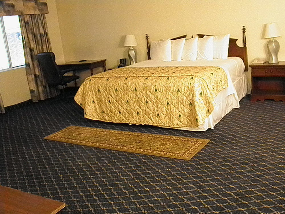 Regency Inn & Suites West Springfield Dış mekan fotoğraf