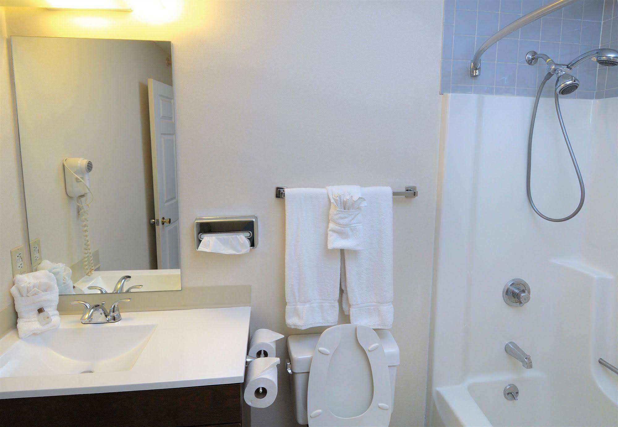 Regency Inn & Suites West Springfield Dış mekan fotoğraf
